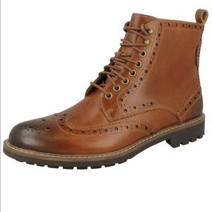 Men’s Clark’s boots size 8